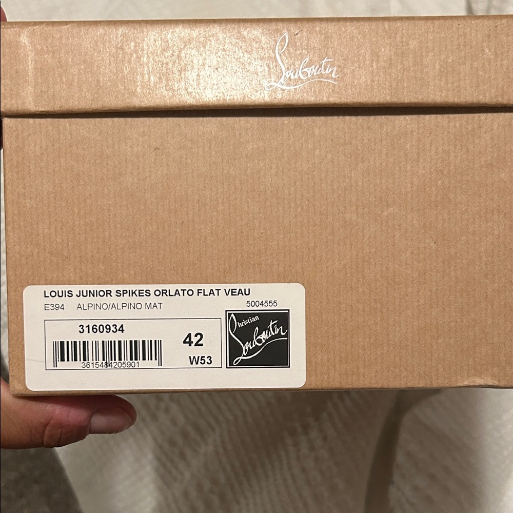Christian Louboutin Louis Junior Spikes in Alpino